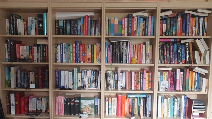 An overcrowding bookshelf