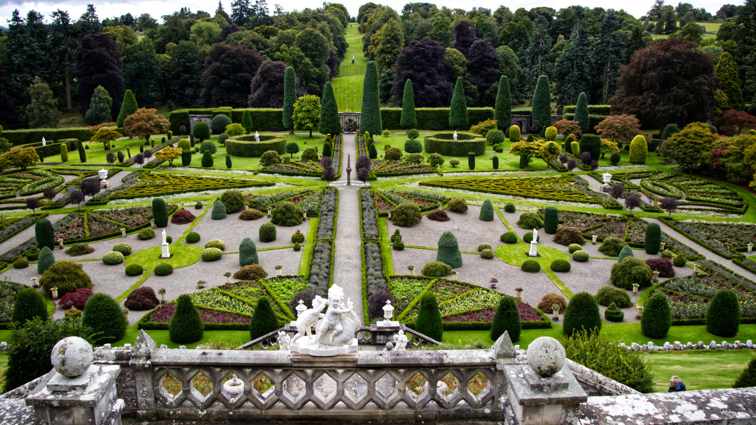 Drummond Castle Gardens